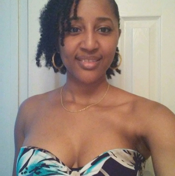 Meet your Posher, Michelle - Picture 1 of 1